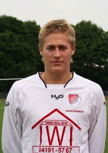 Jan-Henrik Keatow1